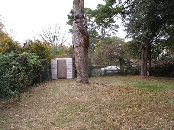2nd image of 2811 Eugenia Dr