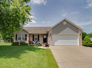 1002 Lillian Ct, Jerseyville, IL 62052