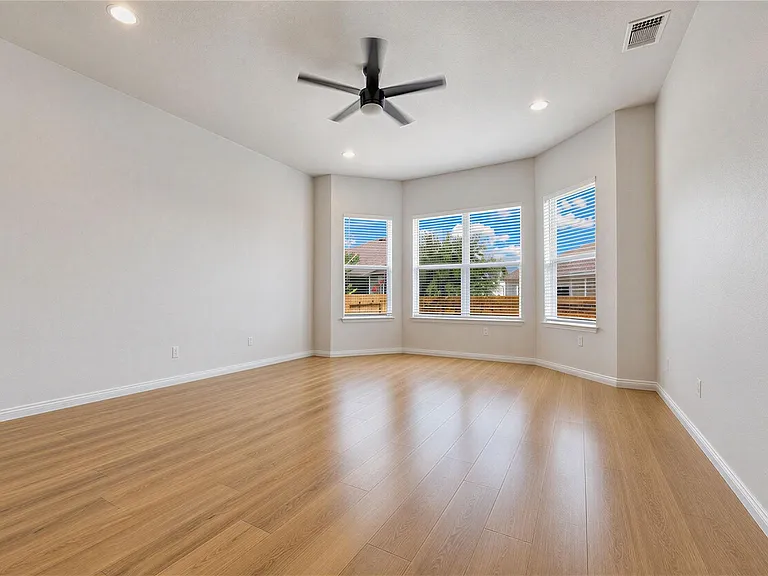 8204 Orizzonte St — Photo 29