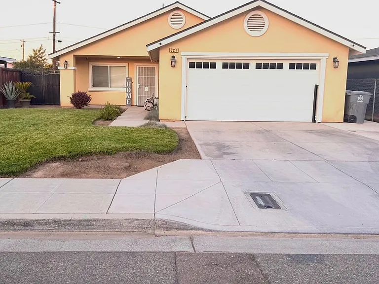 321 Wallace Ave — Photo 1