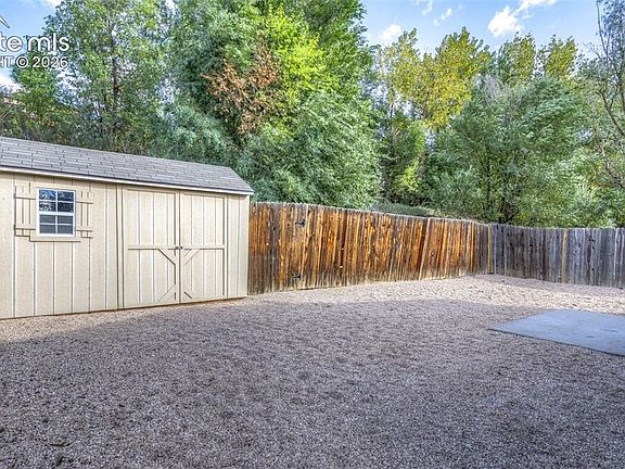 5th image of 861 Desert Cir