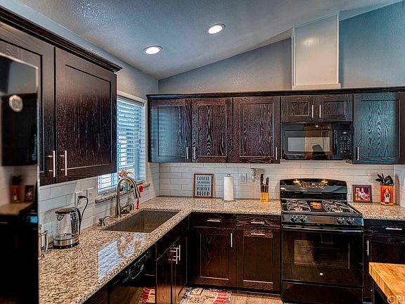 4th image of 19842 Cottonwood Dr
