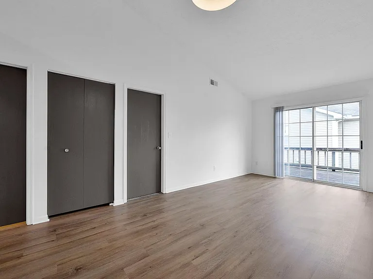 Stratford Commons — Photo 15