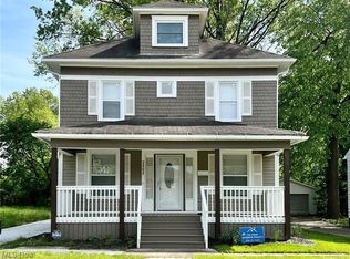 2402 Noble Rd, Cleveland Heights, OH 44121