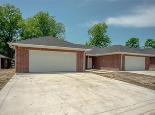 1727 Division St, Commerce, TX 75428