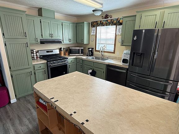 3rd image of 3930 Mount Alpine St