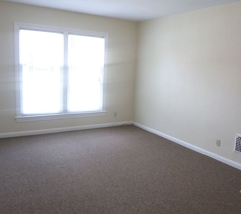 1st image of 215 Capital Ave APT B2