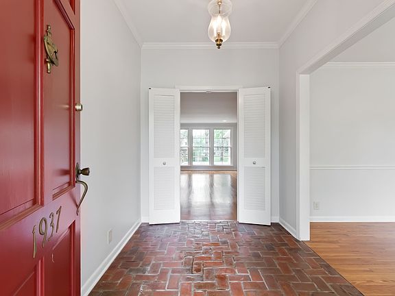 4th image of 1937 Rosewood Valley Dr