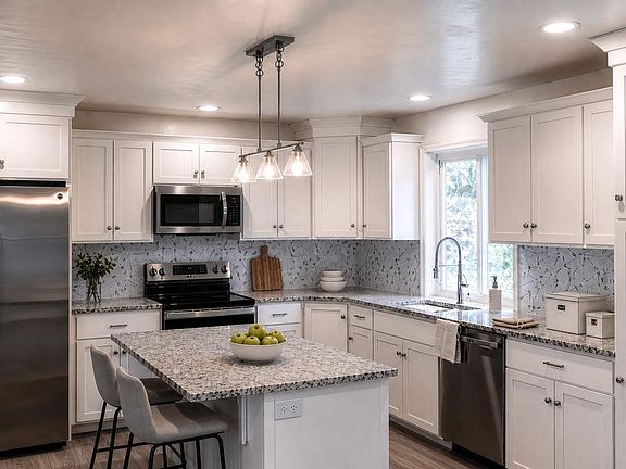 5th image of 65 Eagle Ln