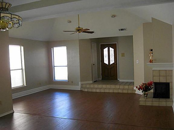 3rd image of 6605 Phoenix Pl