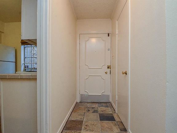 3rd image of 1211 Miramar St APT 1