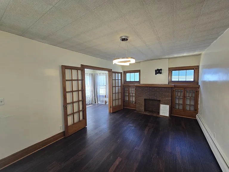 516 Winspear Ave #1 — Photo 5