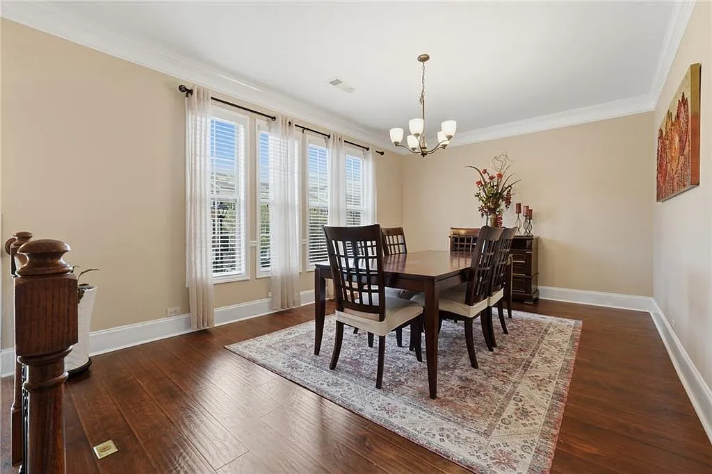 4 bed, 3.5 bath, 2402 sqft, $2,500 — Photo 2