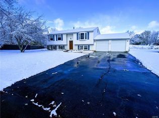 5929 Saffron Ct, Cicero, NY 13039