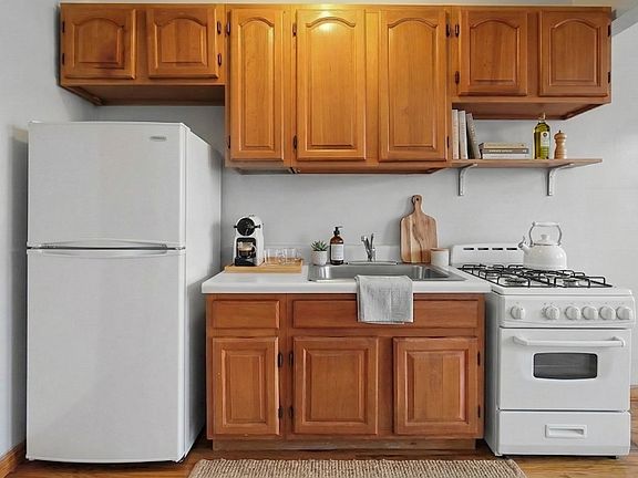 2nd image of 1797 Lexington Ave #2F