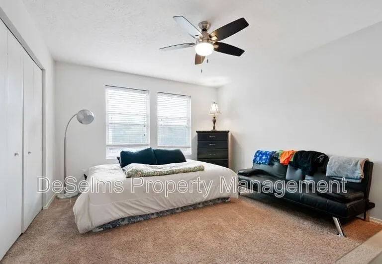 1204 Parkstone Ln — Photo 8