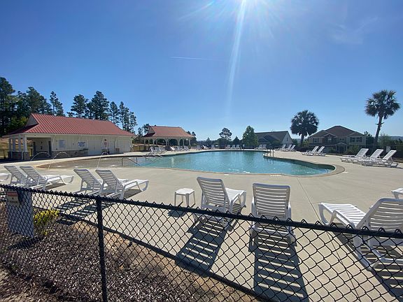 5th image of 380 Sutton Court