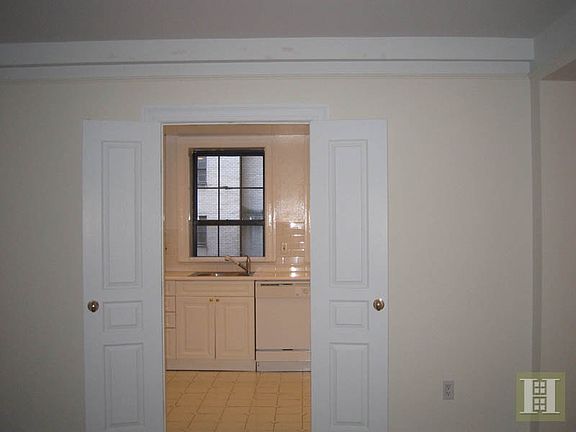 4th image of 17 Park Ave APT 401