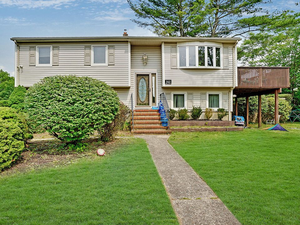 1st image of 563 Marc Dr
