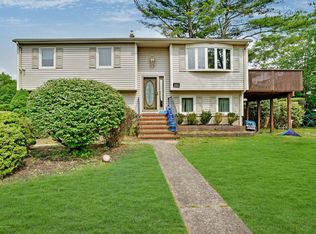 563 Marc Dr, Lakewood, NJ 08701
