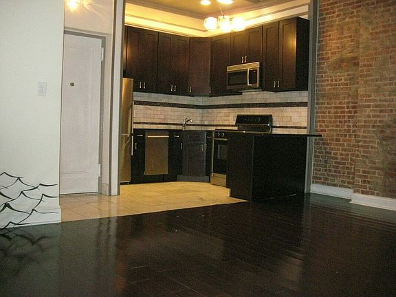 2nd image of 306 W 105th St APT 4