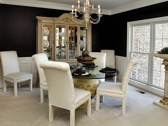 The raised formal dining