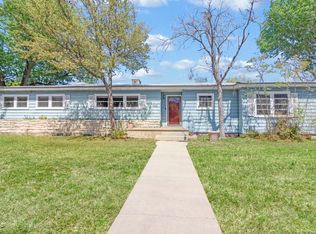 1052 E Humphreys, Seguin, TX 78155