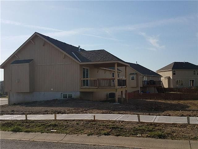 2nd image of 2219 NE 24th St