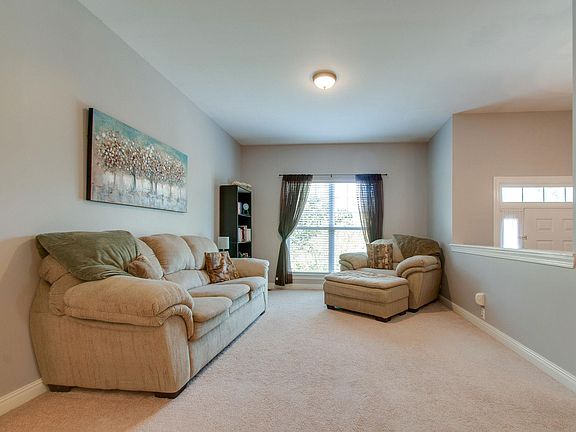 3rd image of 6612 Valleypark Dr