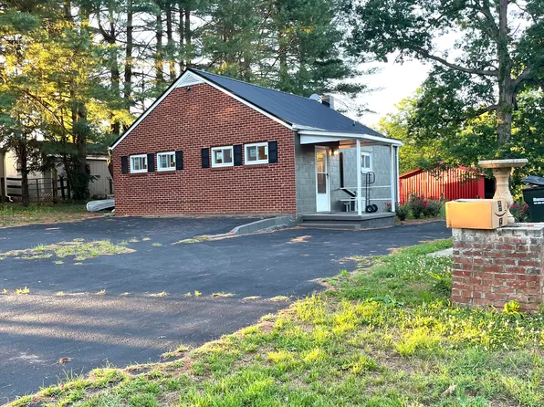 1137 E Keswick Rd, Keswick, VA 22947