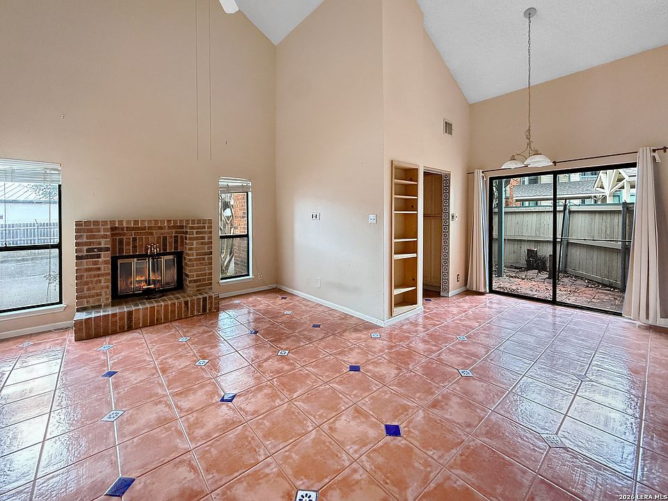 1st image of 4839 Brandeis #712