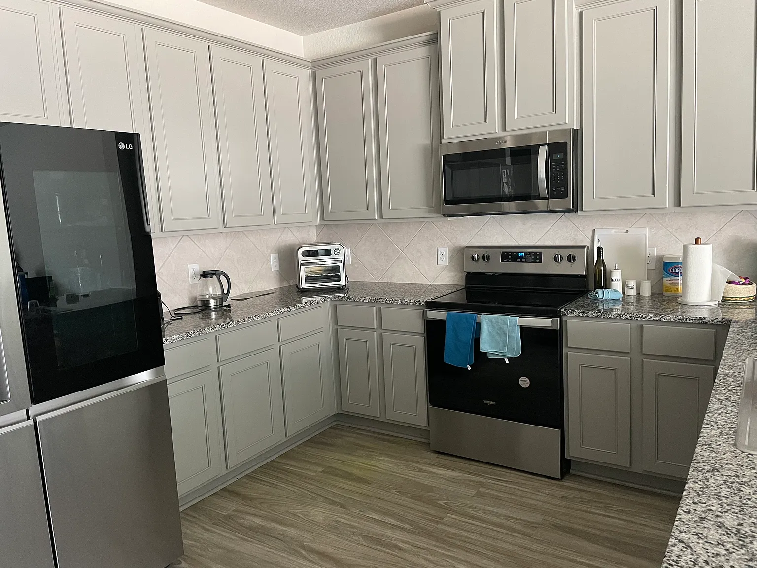 3 bed, 2.5 bath, 1723 sqft, $1,900 — Photo 4
