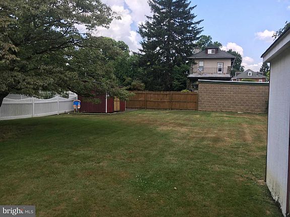 4th image of 183 W Essex Ave