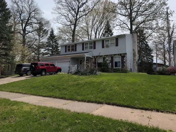 1310 Richwood Dr SE, Grand Rapids, MI 49508