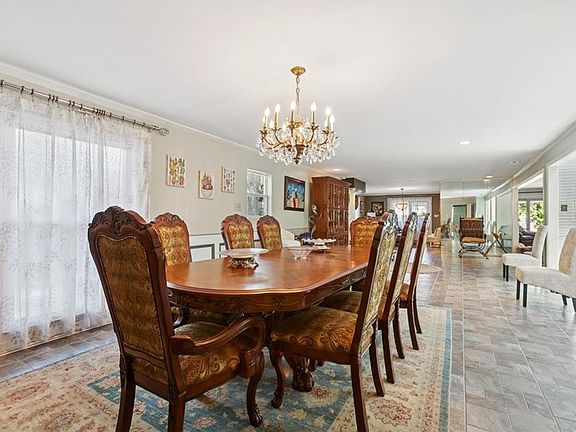 5th image of 19 Park Island Dr