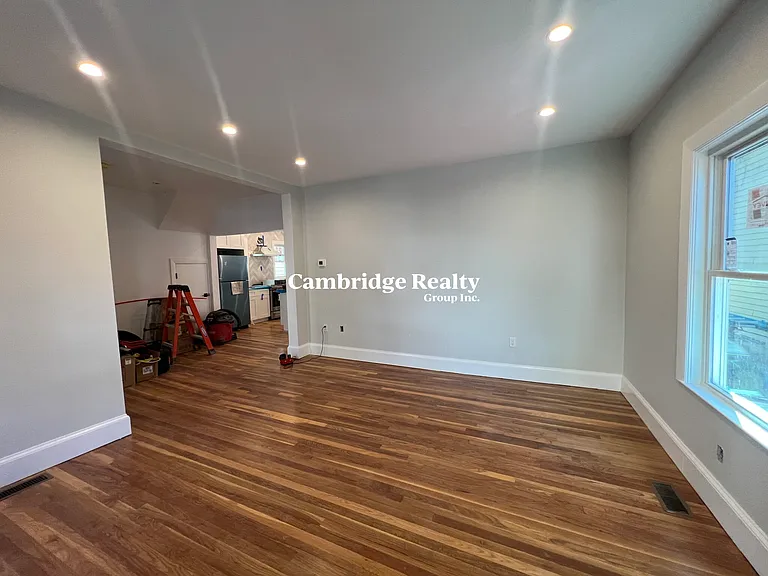 55 Lowell St #1T — Photo 6