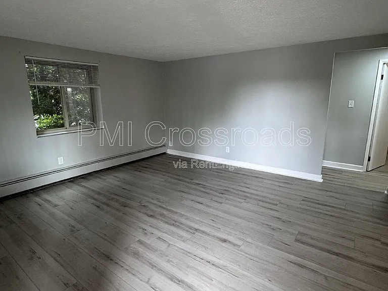 2323 Newton St #1 — Photo 17
