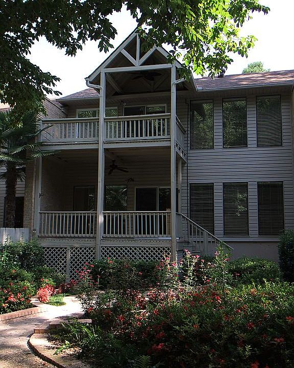 1st image of 708 Chimney Rock Dr