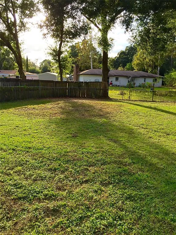 3 bed, 2.0 bath, 1200 sqft, $2,000 — Photo 2
