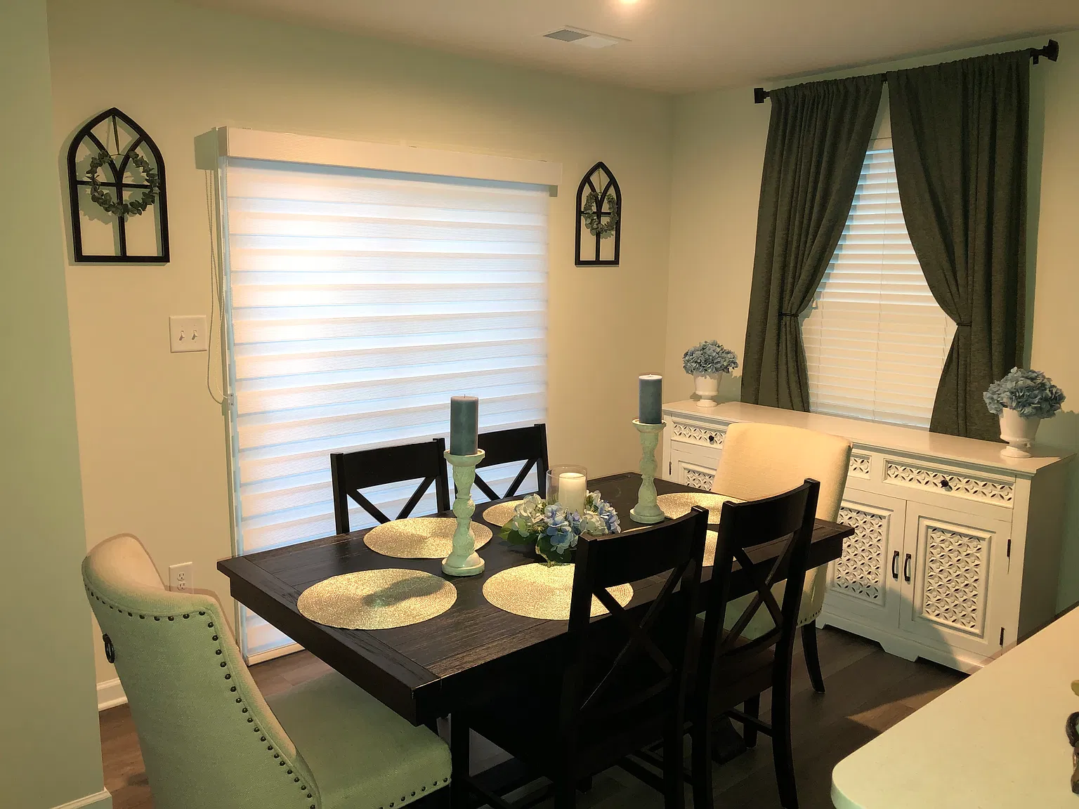 4 bed, 2.5 bath, 1660 sqft, $2,500 — Photo 2