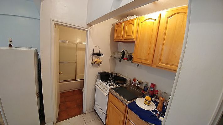 1st image of 288 8th Ave #3A