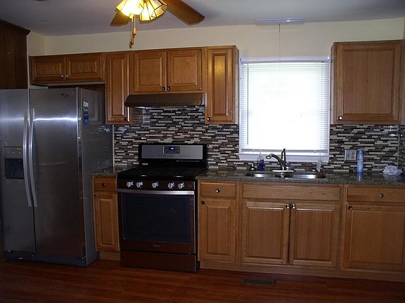 2nd image of 1301 Carolina Ave