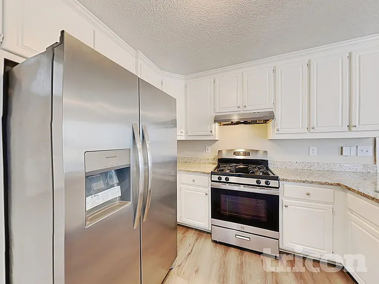 1239 Eagles Pass — Photo 5