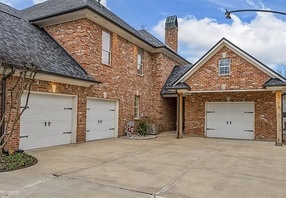 3rd image of 105 Stonebridge Blvd