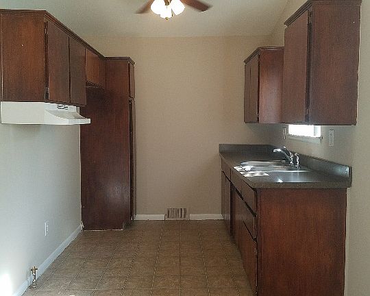 5th image of 22601 Euclid St
