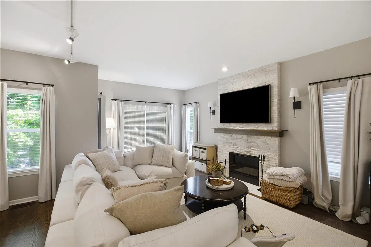 3 bed, 1800 sqft, $4,700 — Photo 4