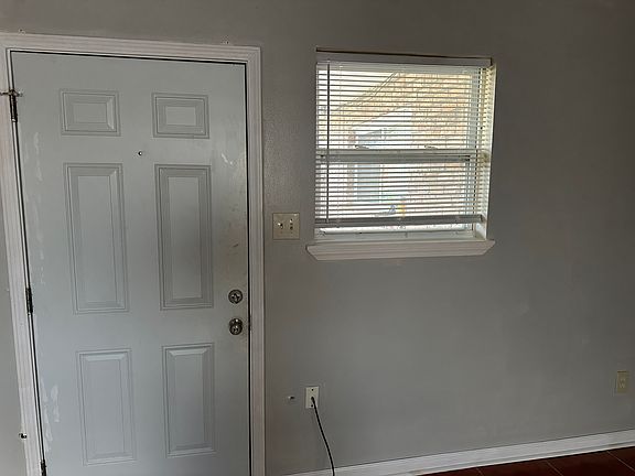 3rd image of 1401 Flanders St APT 6