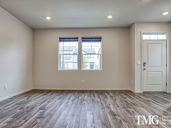 4th image of 524 NE 71st St