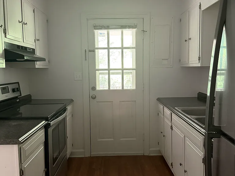344 Hanover Arms Ct #C — Photo 8