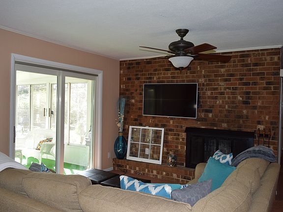 2nd image of 4007 Lagrange Dr